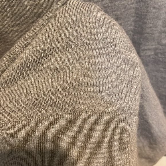 Calvin Klein Gray Men’s Crewneck Sweater - Extra Fine Merino Wool Size Medium - Picture 6 of 6